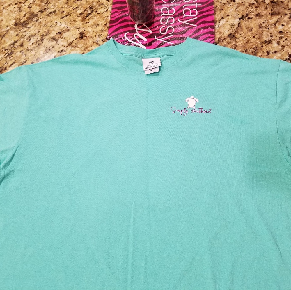 Simply Southern t-shirt.